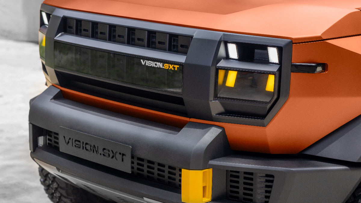 Mahindra Vision SXT front design