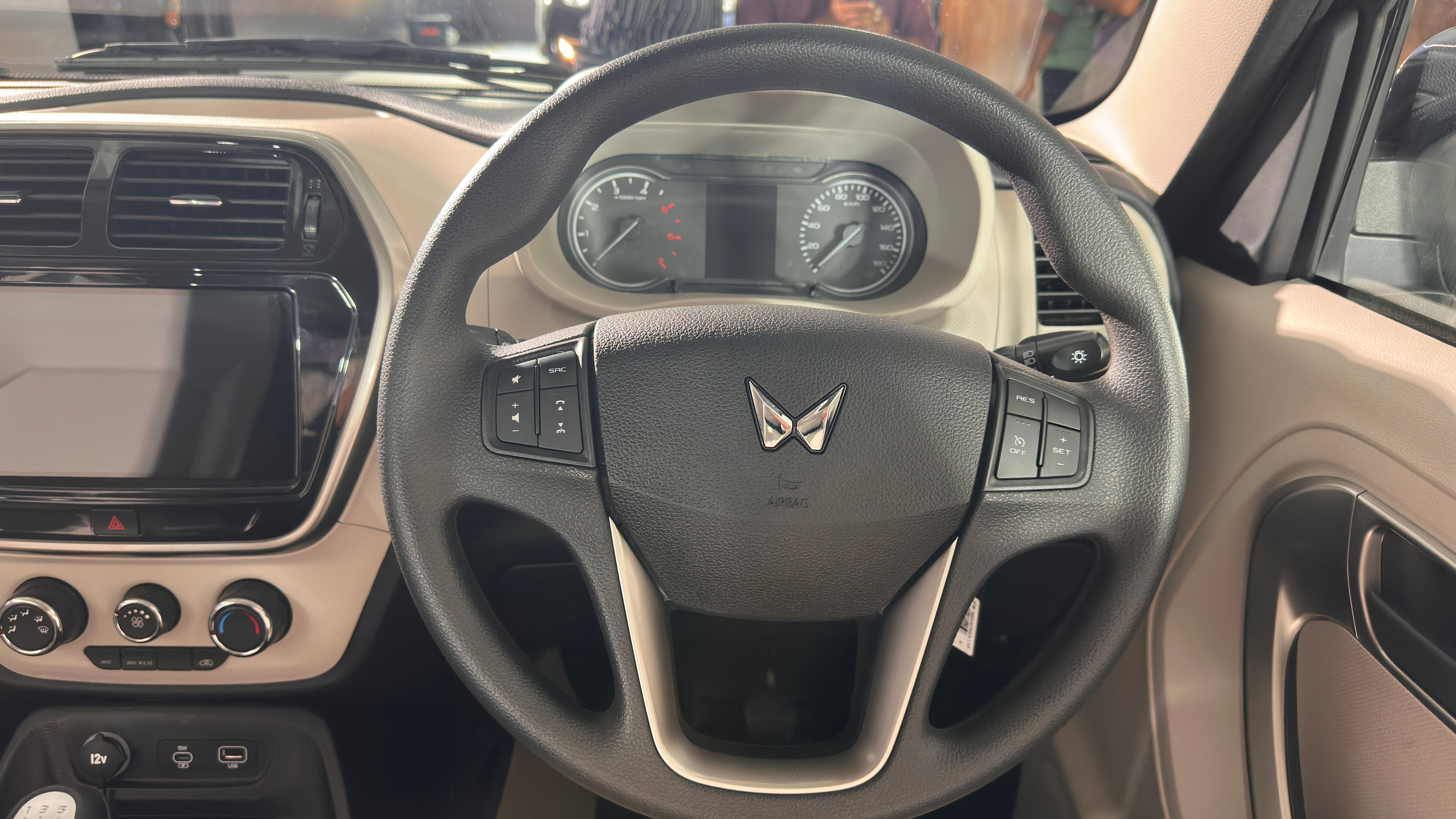 2025 Mahindra Bolero Neo Variant-wise Features Explained: N4, N8, N10 ...