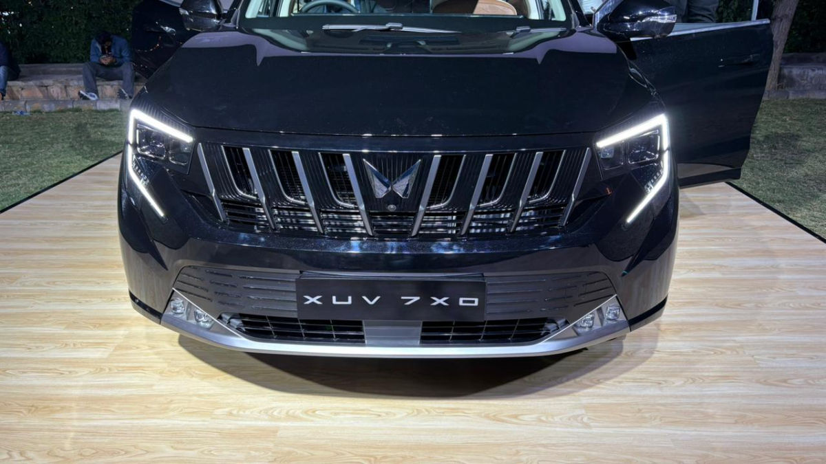 Mahindra XUV 7XO