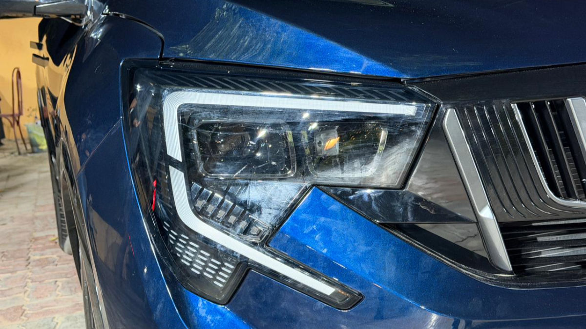 Mahindra XUV 7XO