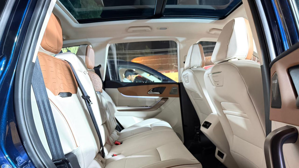 Mahindra XUV 7XO