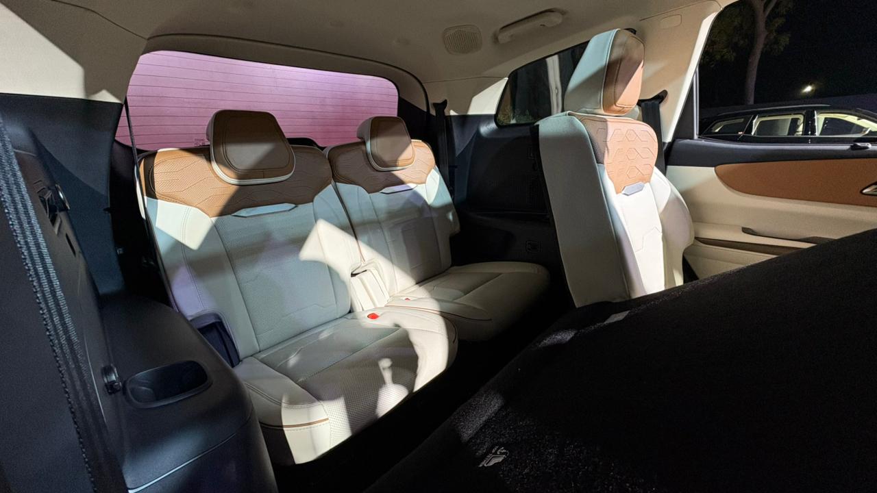 Mahindra XUV 7XO