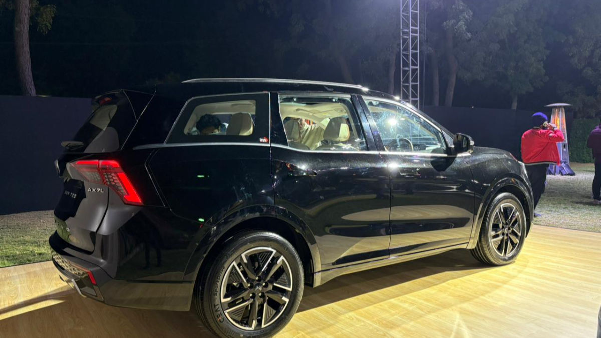 Mahindra XUV 7XO