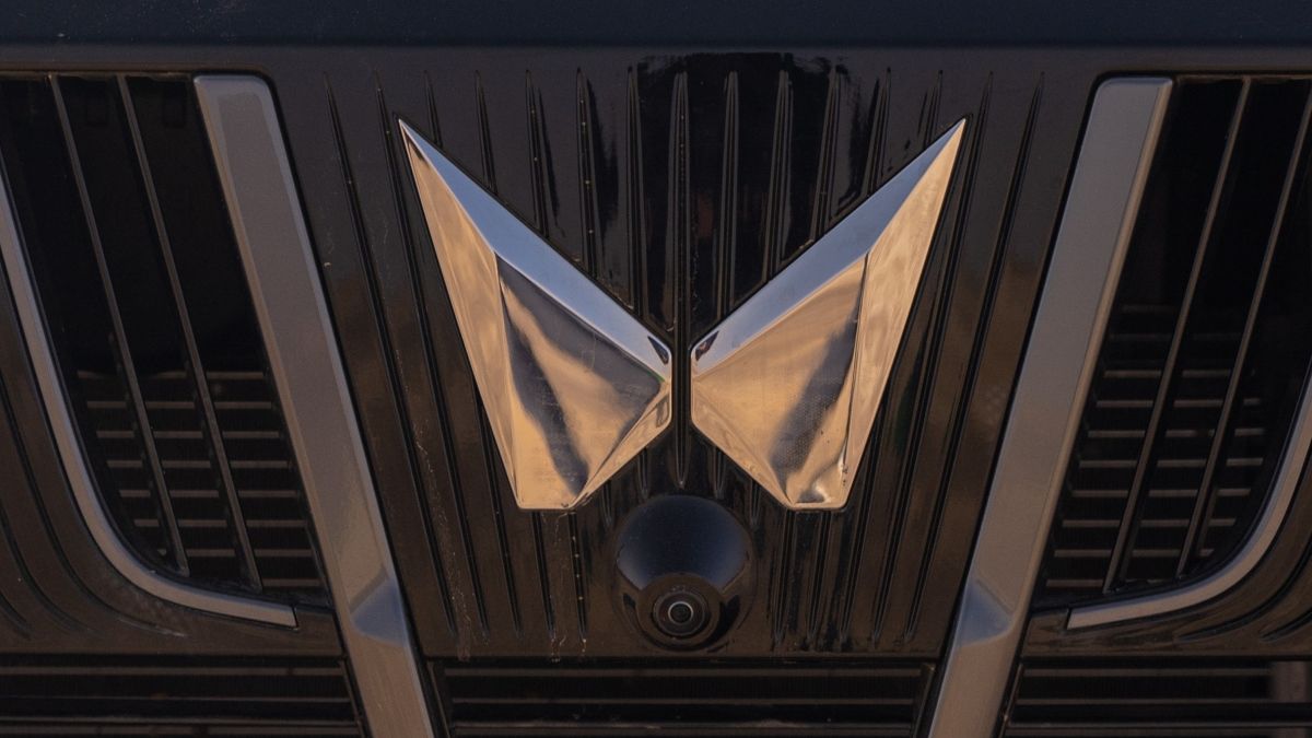Mahindra XUV 7XO
