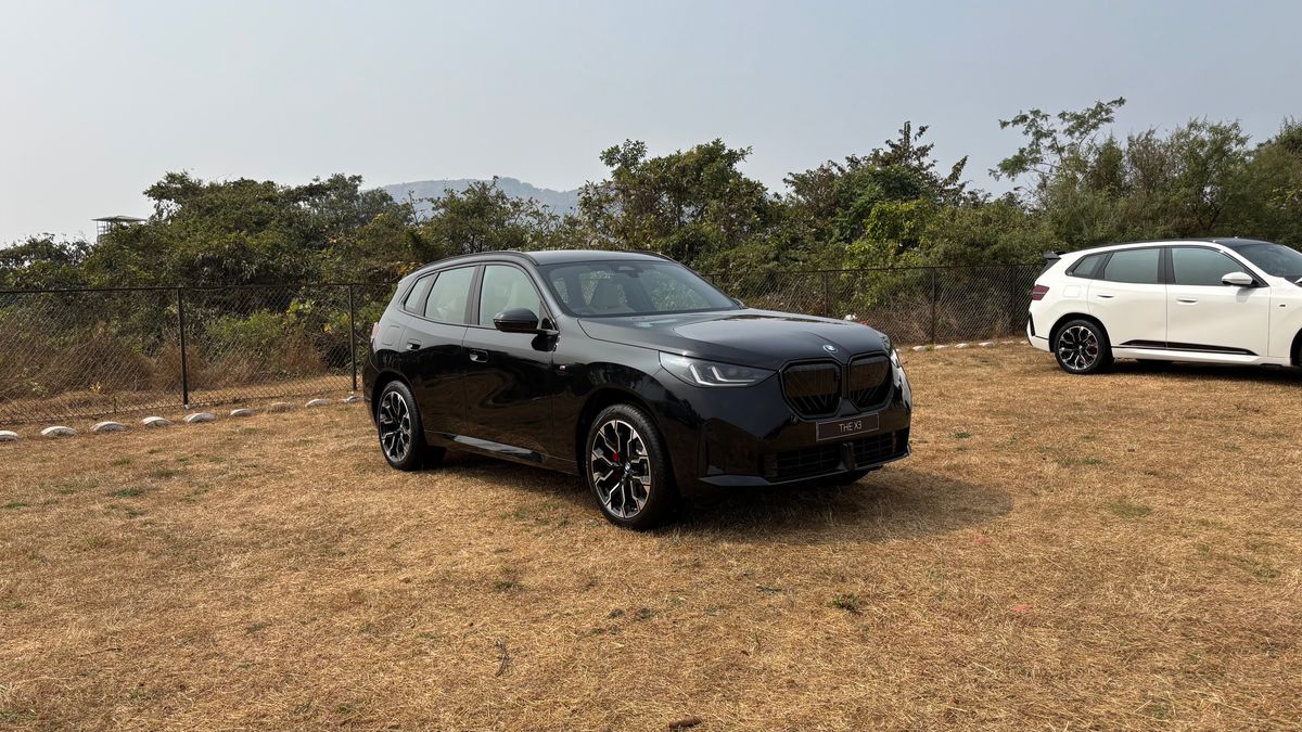 BMW X3 Front Three Quarter