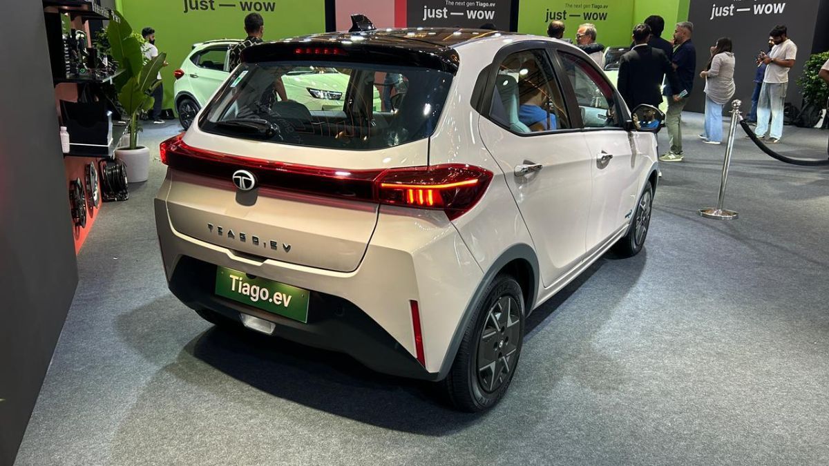 Semi Flouting Rear Axle 2026 Tata Tiago EV Facelift Booking Details: Booking Process, Amount ...