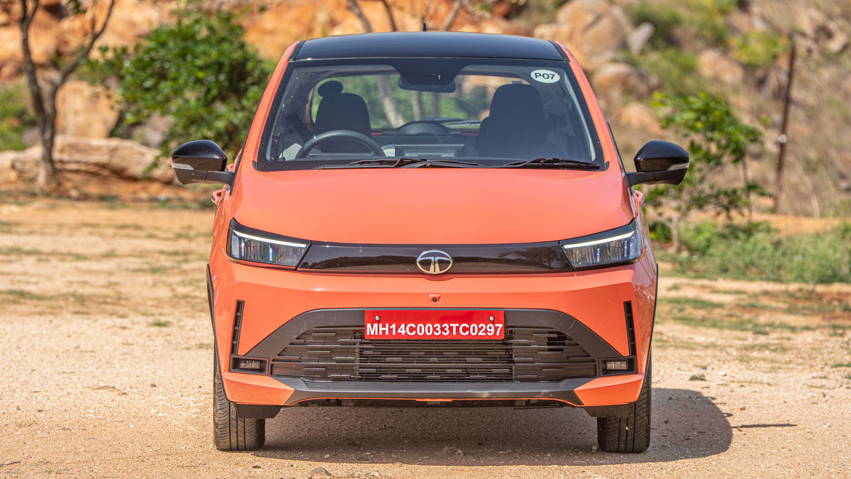 Tata Tiago Front