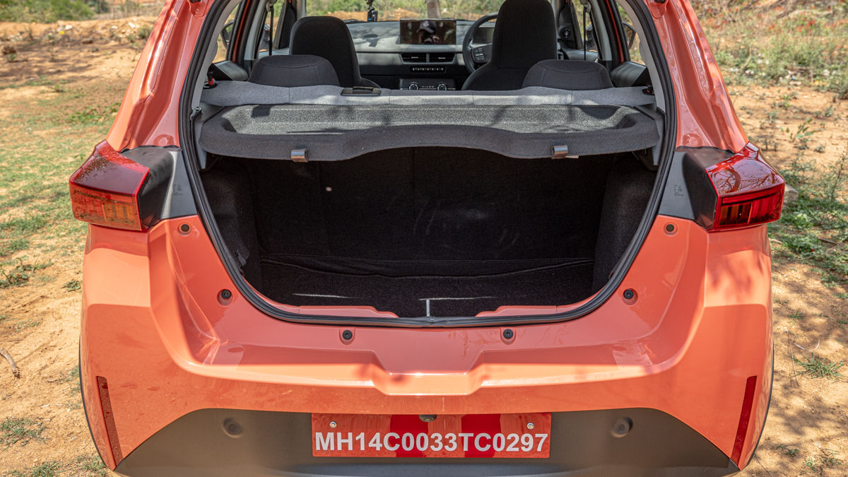 Tata Tiago Boot
