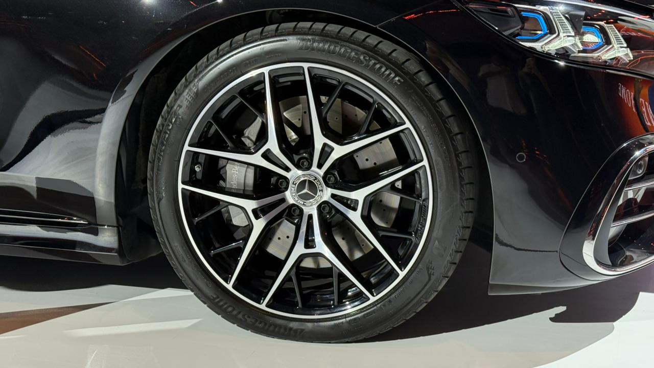 భారతదేశంలో విడుదలైన కొత్త Mercedes-Benz S-Class: ధర, ఫీచర్లు, పవర్ ...