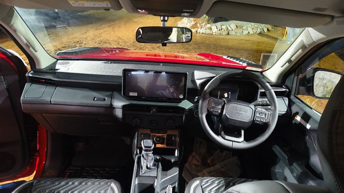 2026 Toyota Hilux New Vs Old Compared In Detail: Design, Colours ...