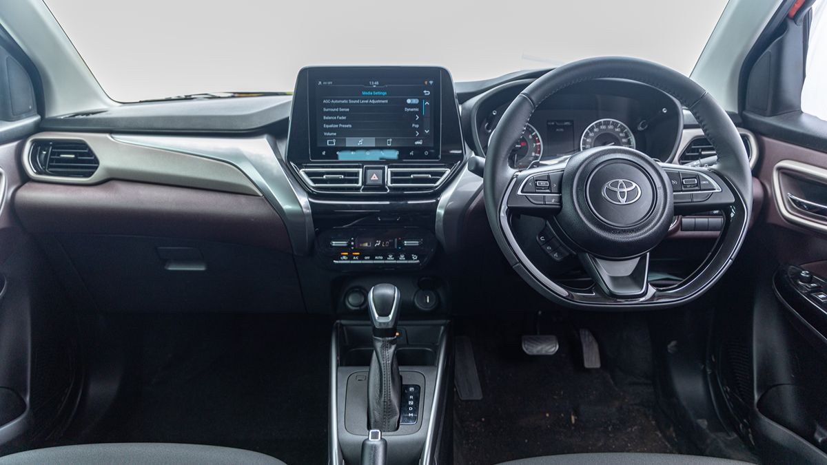 Brezza Facelift vs Toyota Taisor 