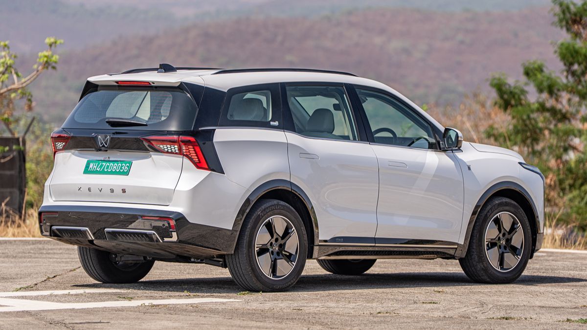 Mahindra XEV 9S Rear