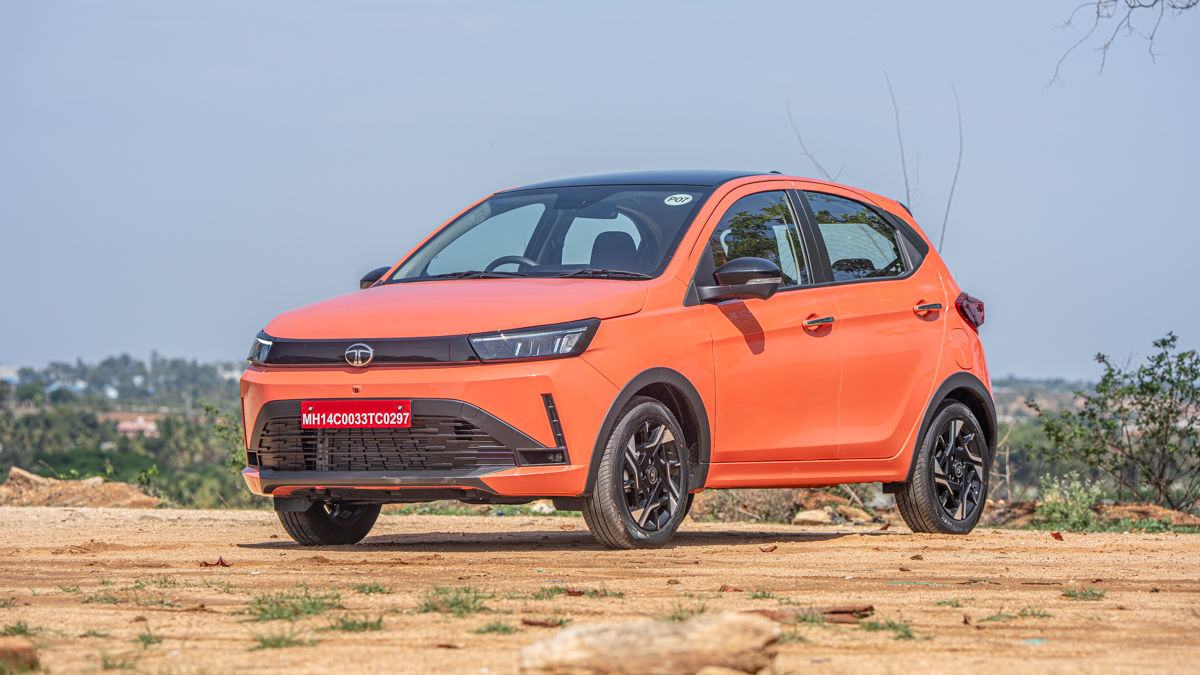 Tata Tiago Front Quarter