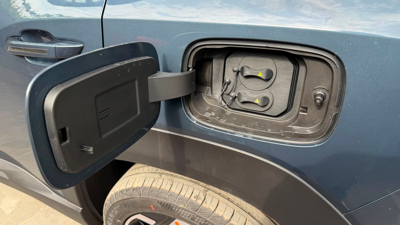 MG Hector Tomahawk EV Charge Port