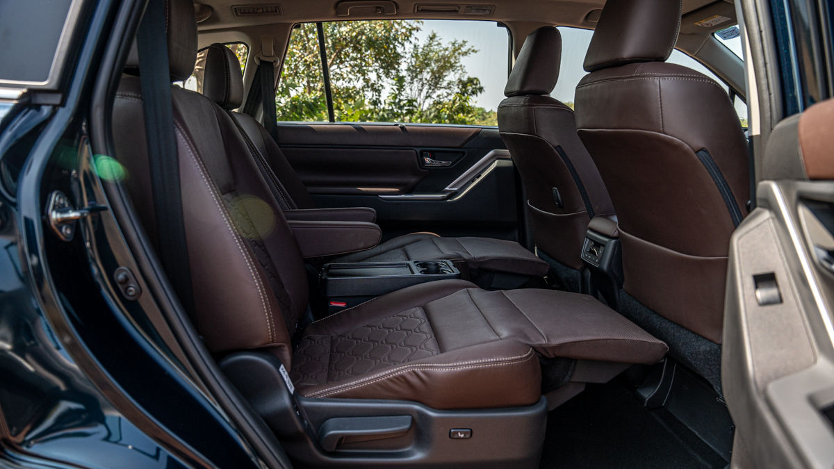 Toyota Innova Hycross Captain Seat Layout