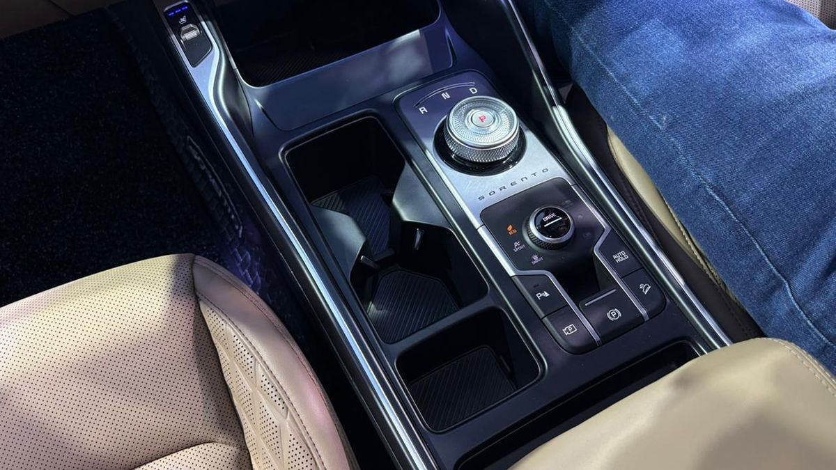 Kia Sorento Center Console