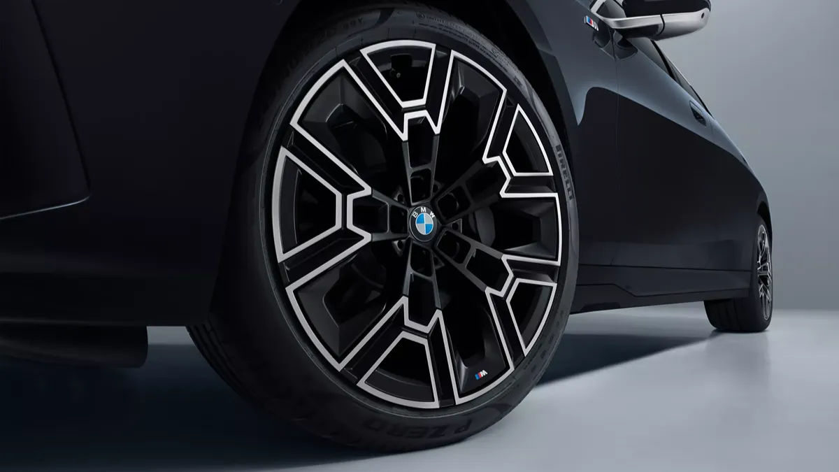 BMW i5 LWB