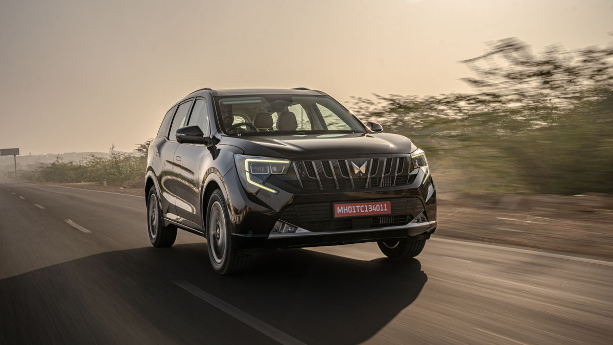 Mahindra XUV 7XO Front Quarter