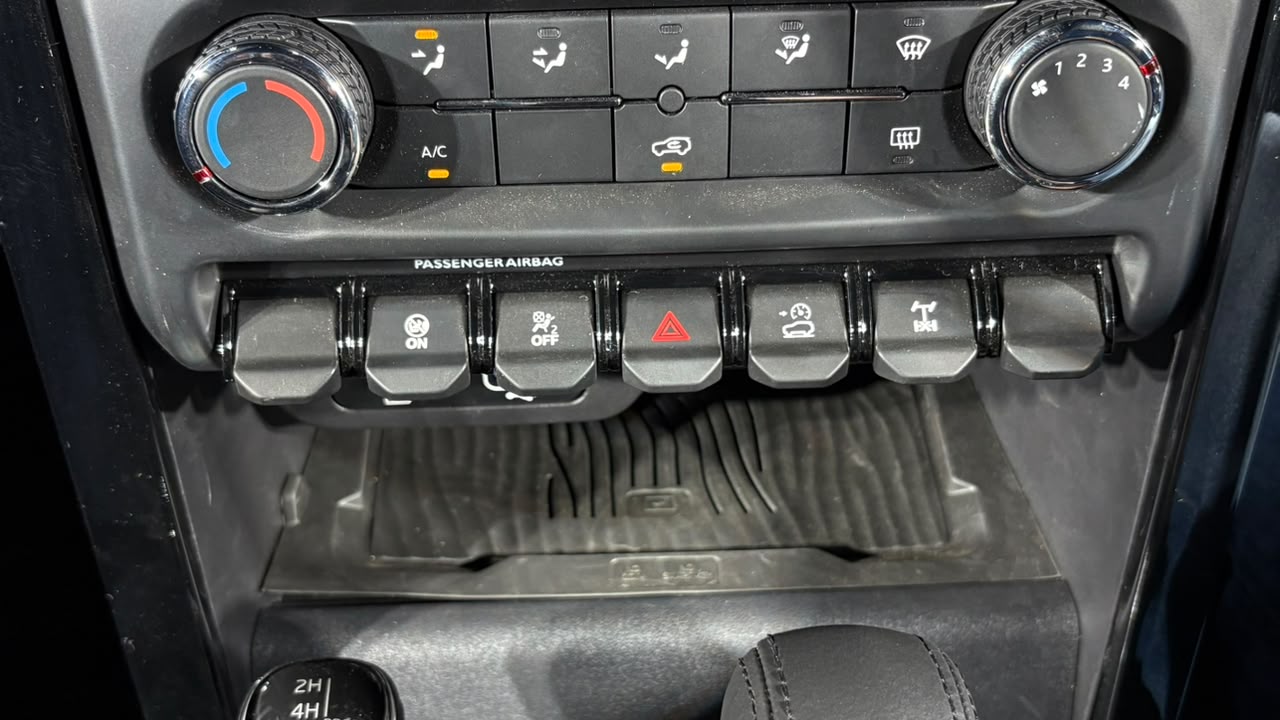 Mahindra Thar OG Wireless Phone Charger