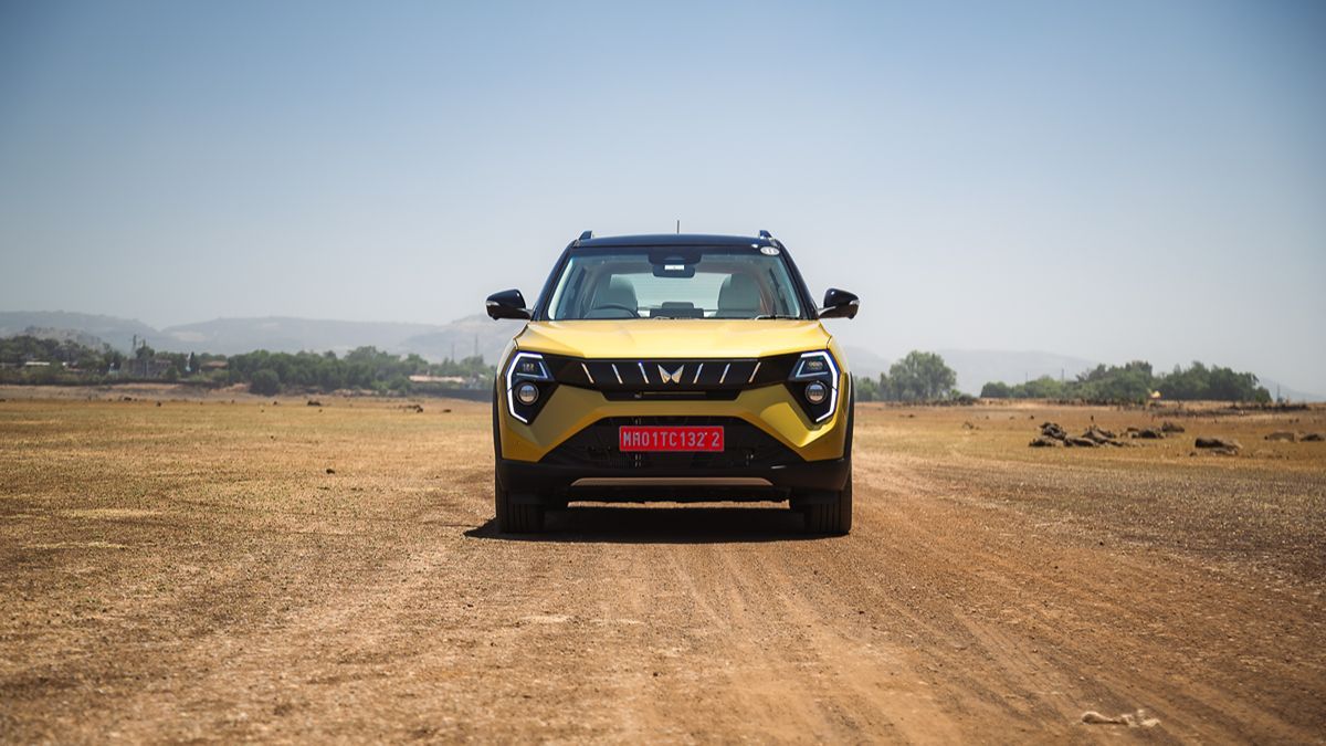 Mahindra 3XO Panoramic Sunroof