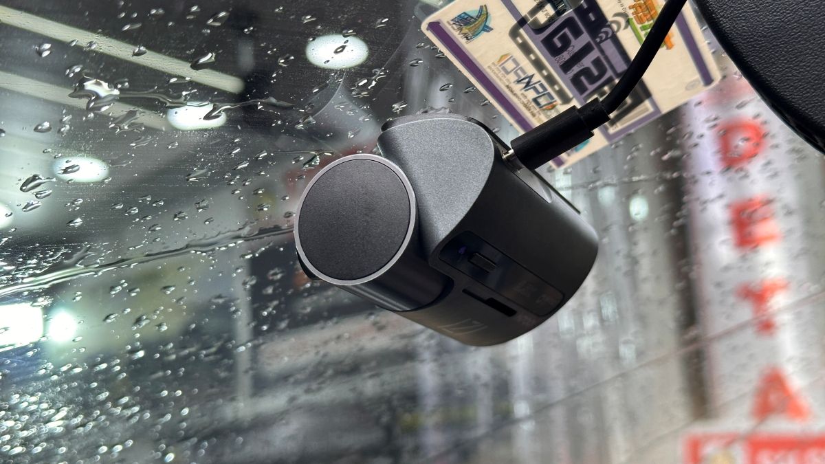 IZI N700 Dashcam IZI N700 Dashcam