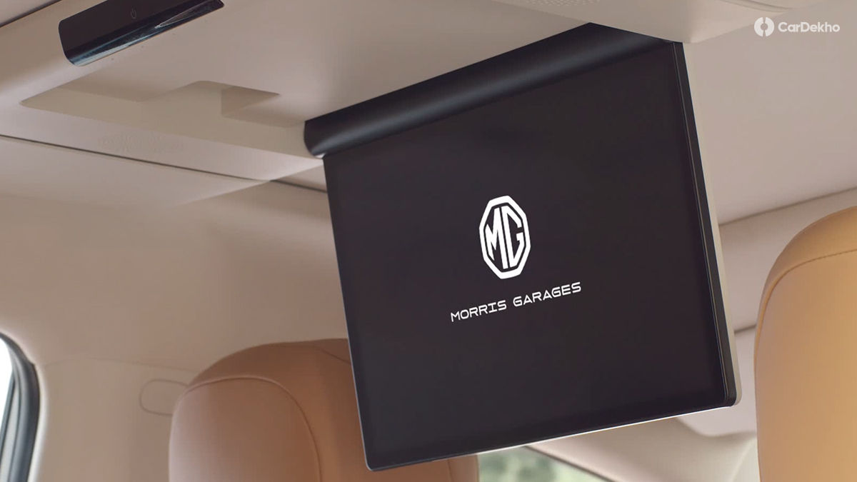 MG Windsor EV Indulge Edition Roof-mounted Rear Screen