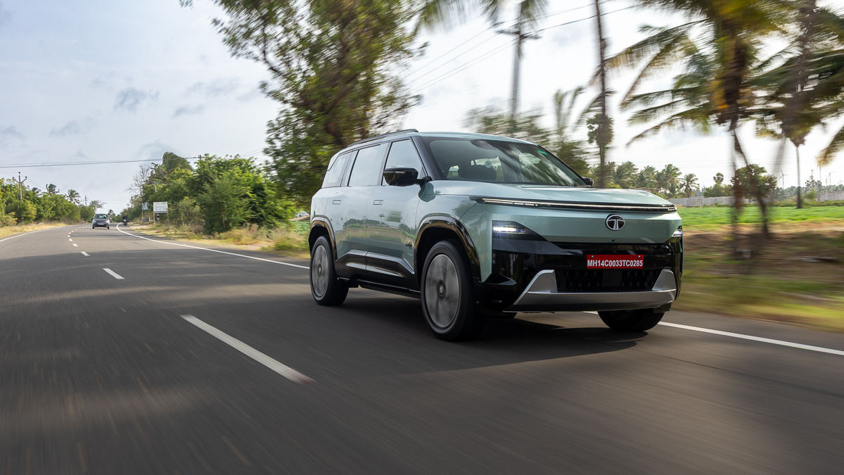 Top EVs With Most Range Under 20 Lakh Top EVs With Most Range Under 20 Lakh