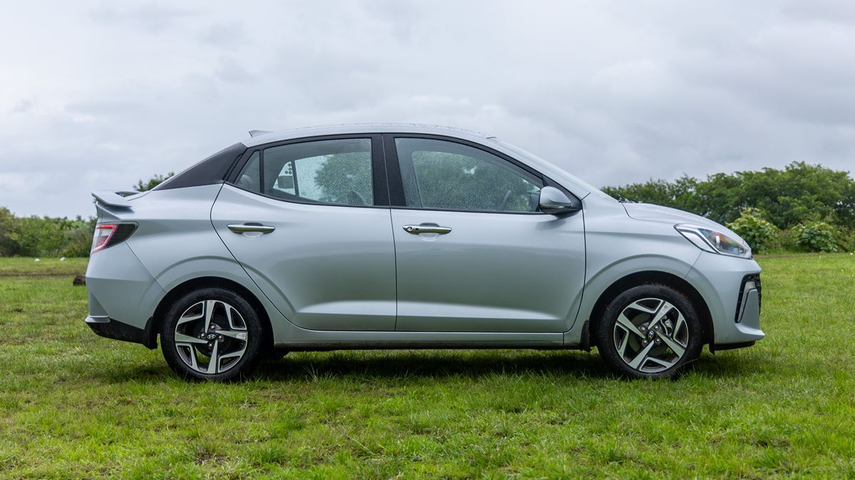 Hyundai Aura Side