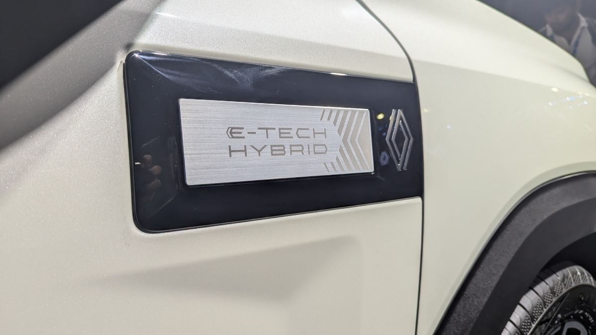 Renault Duster Hybrid