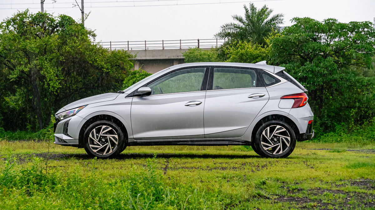 Hyundai i20 Side