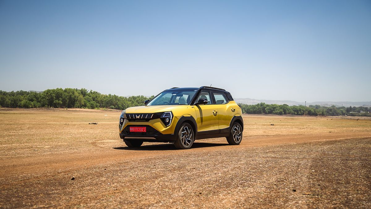 Mahindra XUV 3XO Front Quarter
