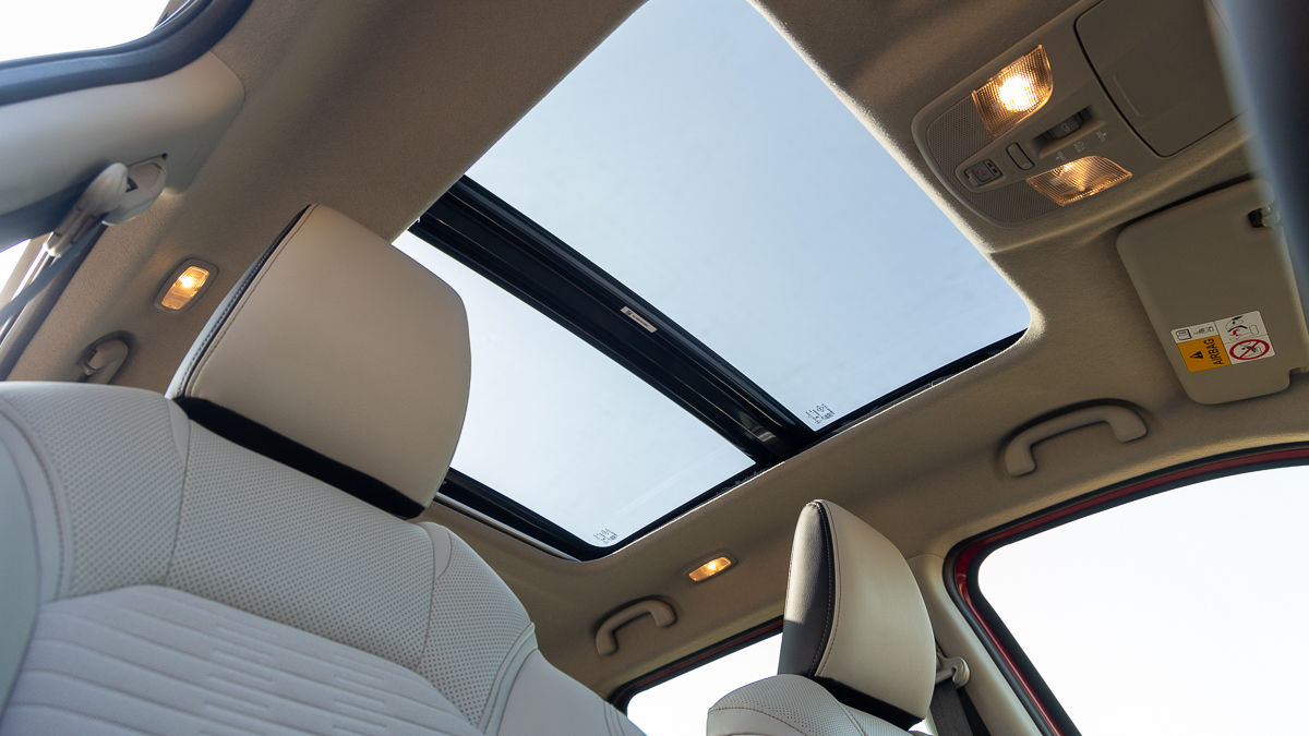 Maruti Victoris Panoramic Sunroof