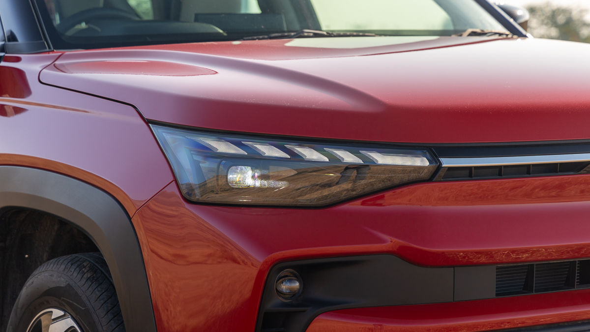 Maruti Victoris LED projector headlamp