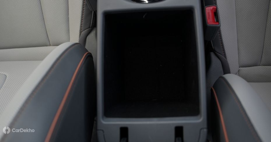 Hyundai Creta storage space under front centre armrest