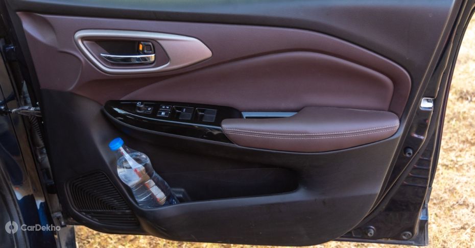 Maruti Fronx front door bottleholder