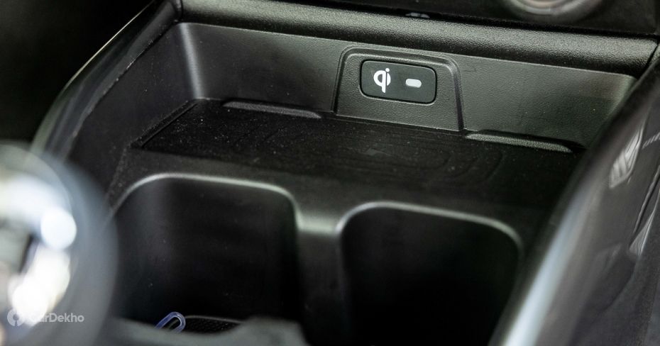 Maruti Fronx wireless phone charger