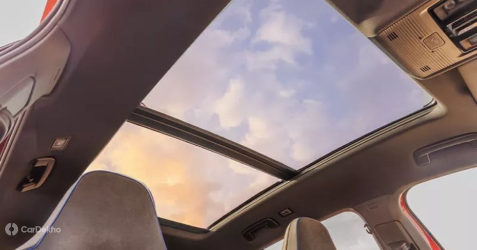 2025 Volkswagen R-Line panoramic sunroof