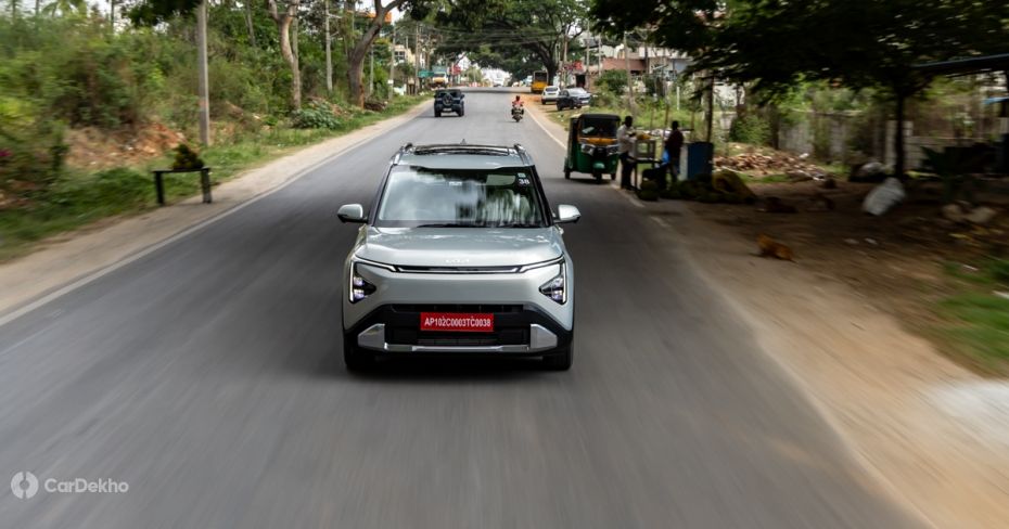 Kia Carens Clavis driving Kia Carens Clavis driving