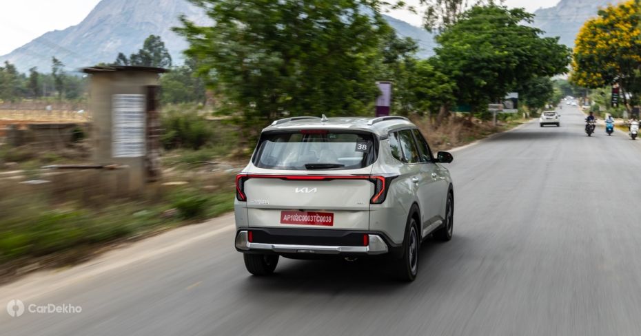 Kia Carens Clavis driving Kia Carens Clavis driving
