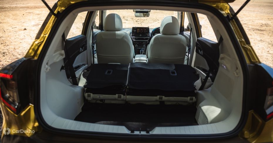 Mahindra XUV 3XO boot space