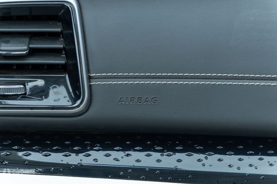 Mahindra XUV 3XO leathrette padding on dashboard
