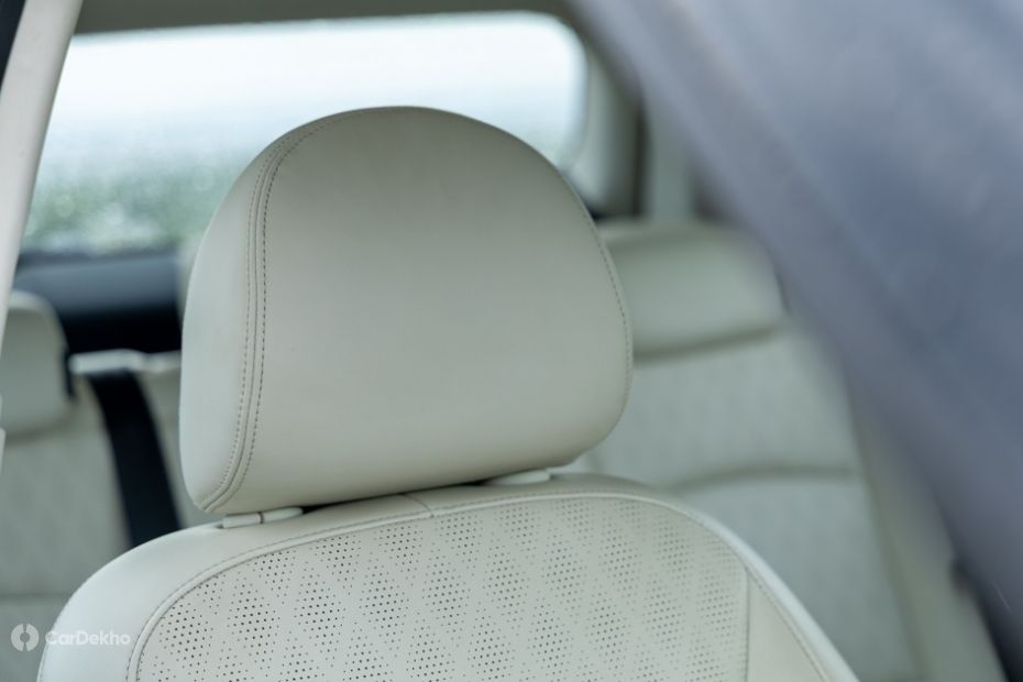 Mahindra XUV 3XO adjustable headrest