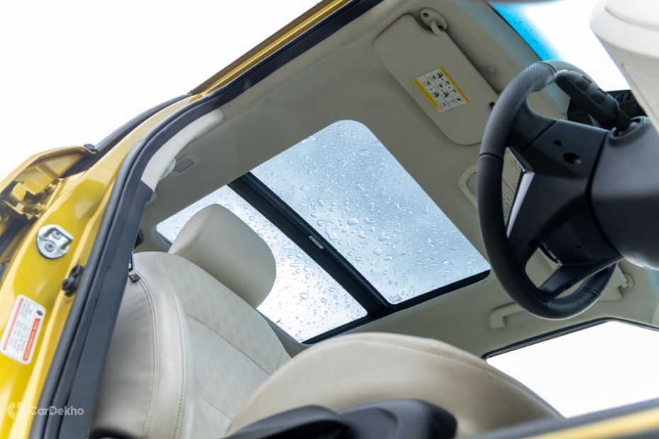 Mahindra XUV 3XO panoramic sunroof