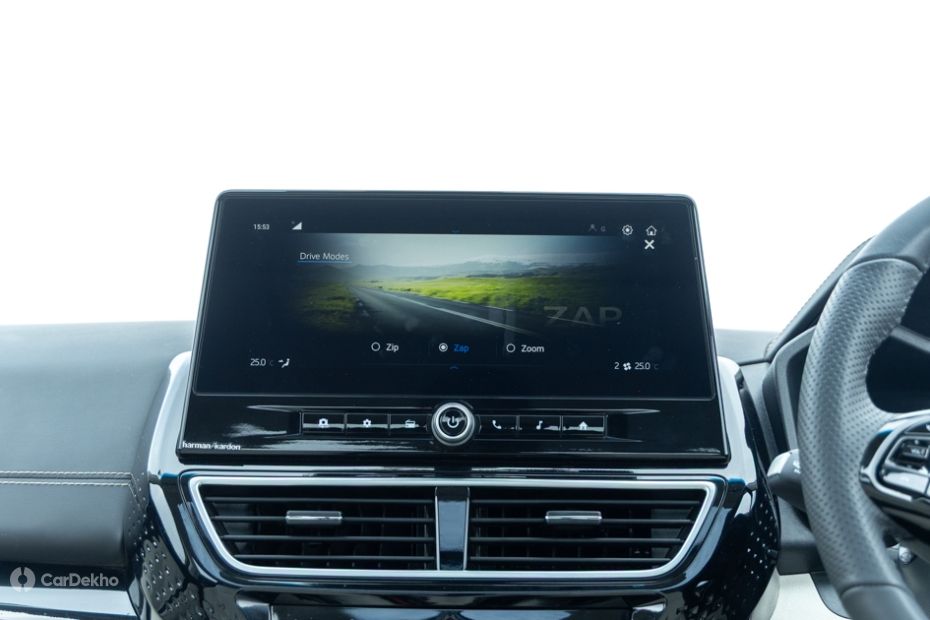 Mahindra XUV 3XO 10.25-inch touchscreen