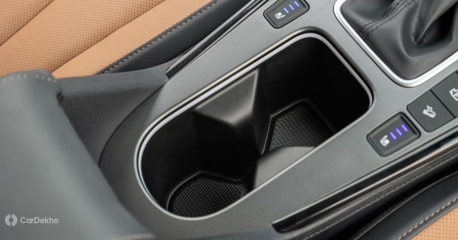 Hyundai Alcazar Front Cupholders Hyundai Alcazar Front Cupholders