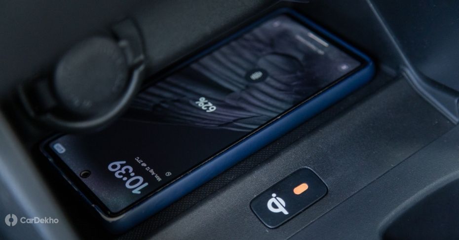 Maruti Swift wireless phone charger Maruti Swift wireless phone charger