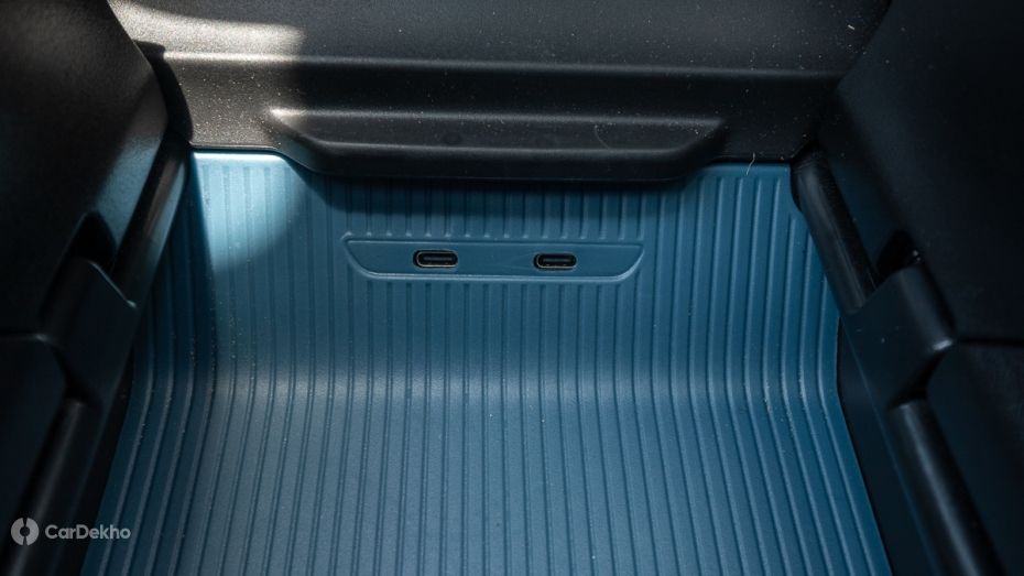 Volvo EX30 charging ports