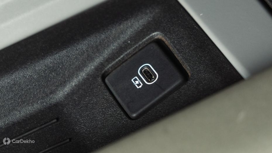 Land Rover Defender Octa charging port