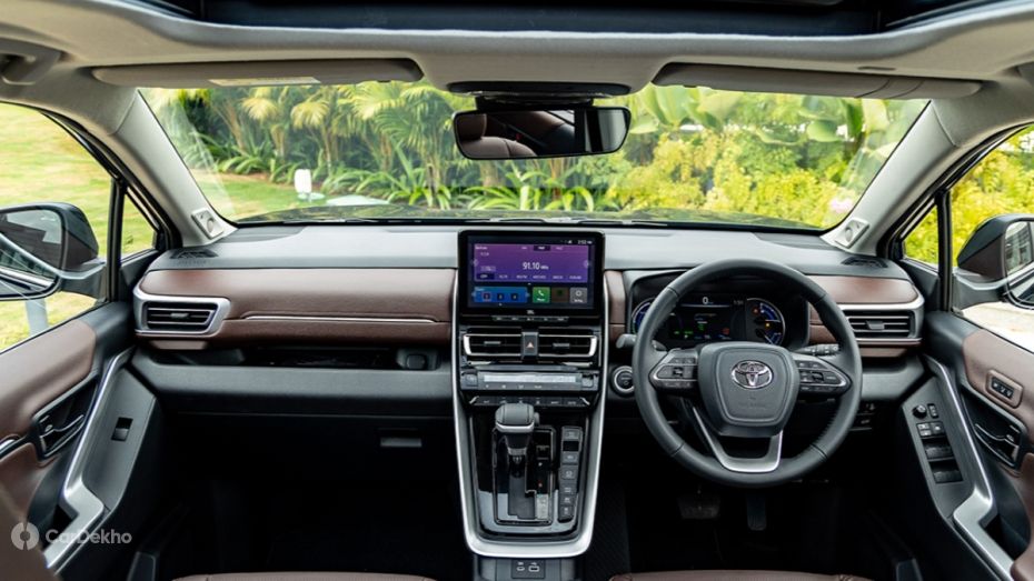 Toyota Innova Hycross dashboard
