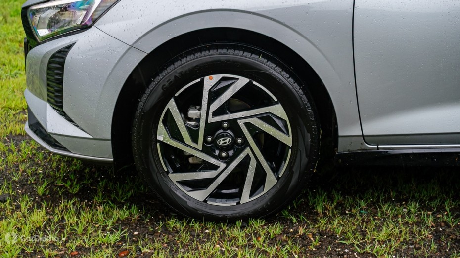 Hyundai i20 Price - Features, Images, Colours & Reviews